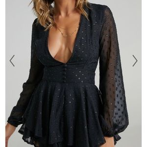 Brand new showpo play suit size 6